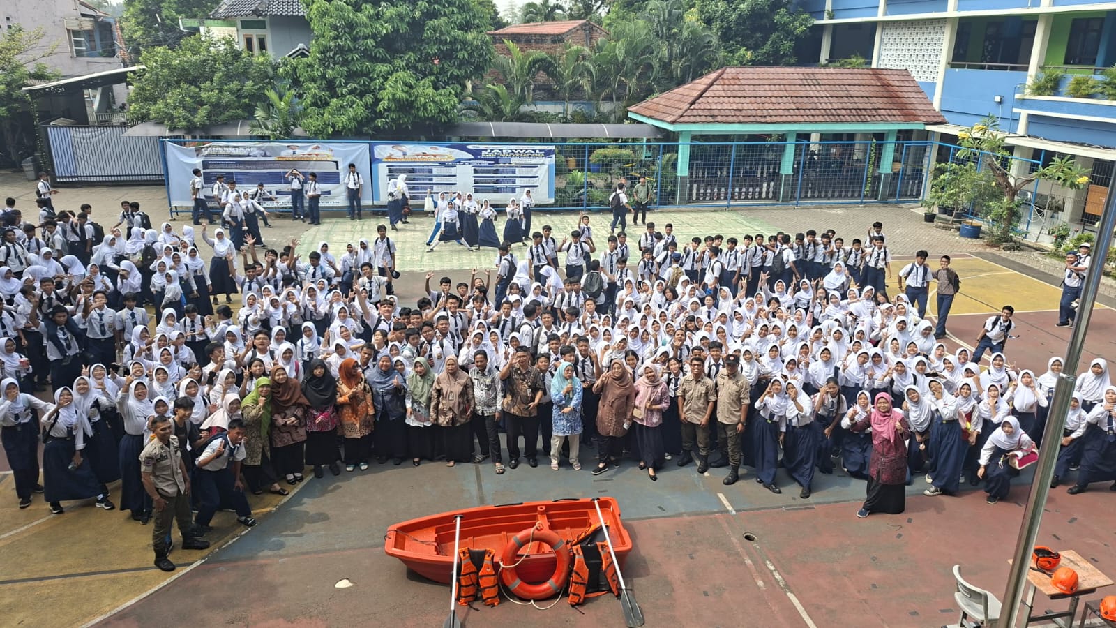  edukasi dan simulasi bencana di sekolah